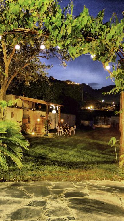 Casa Vacanze Borgo Borghese SantʼAlessio Siculo Buitenkant foto