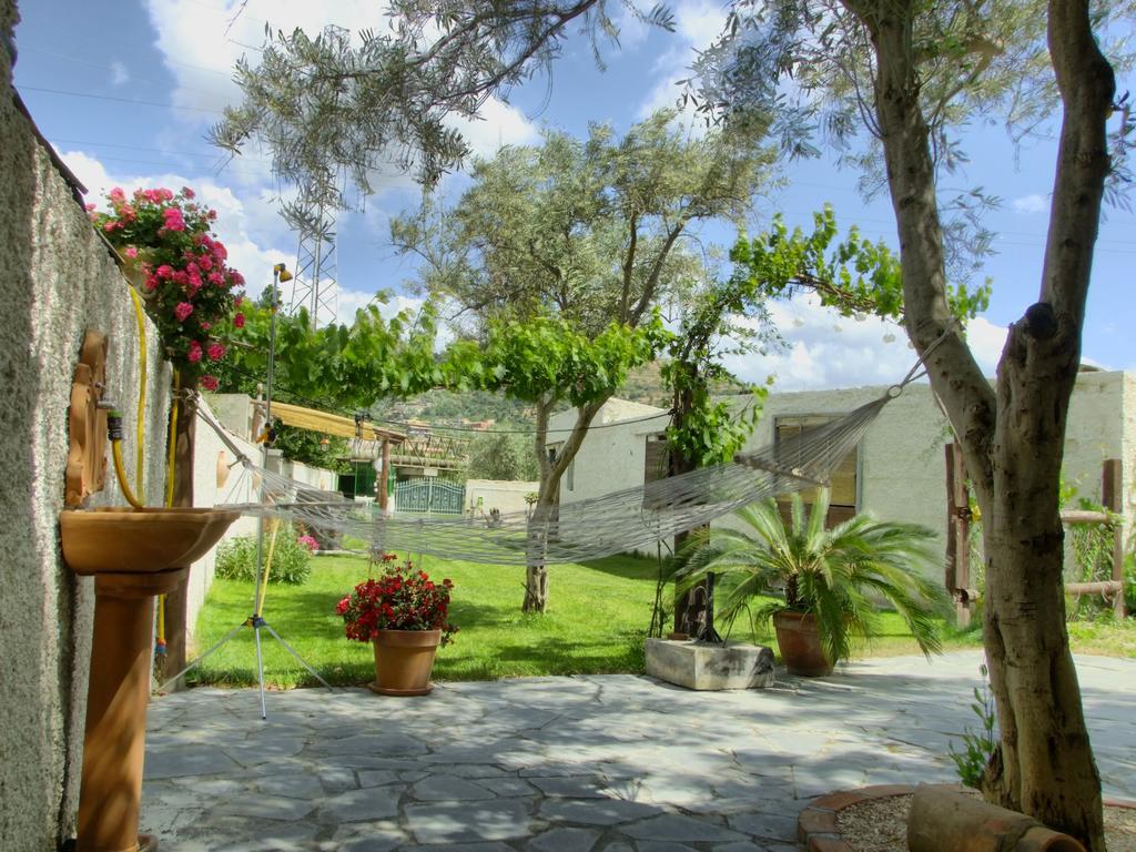 Casa Vacanze Borgo Borghese SantʼAlessio Siculo Buitenkant foto
